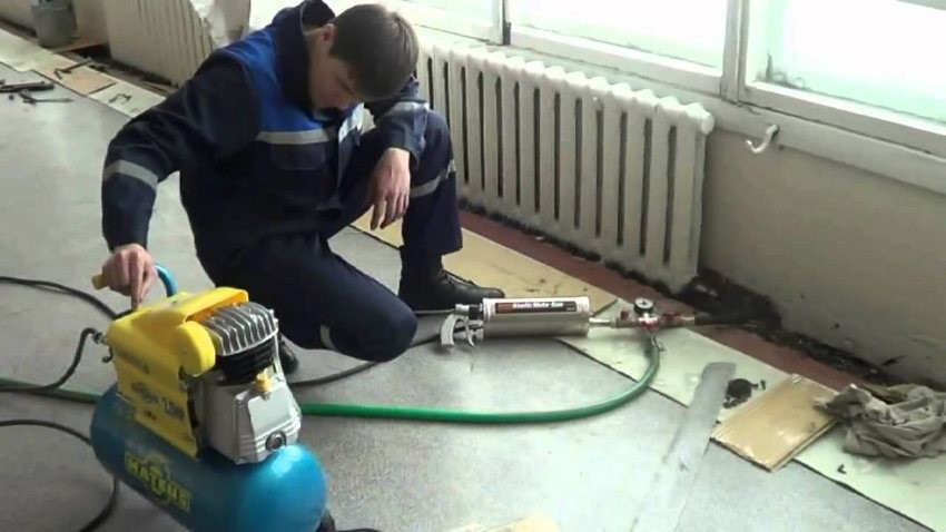 Промывка радиатора жилого дома при помощи компрессорной установки